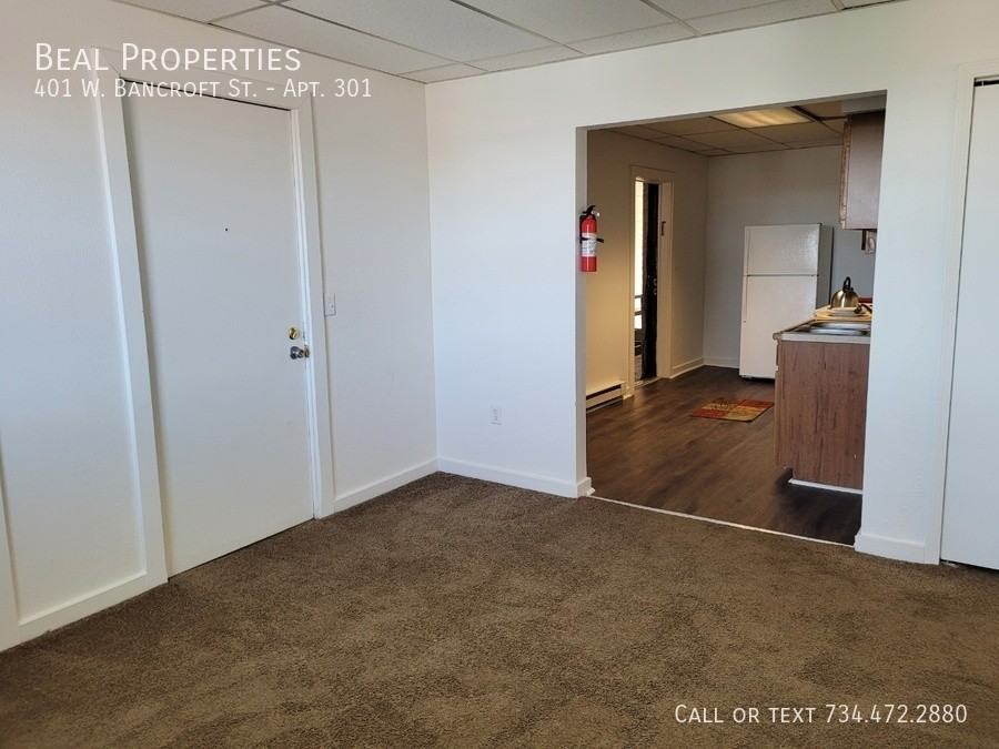401 W Bancroft St #301 - Photo 3 of 10
