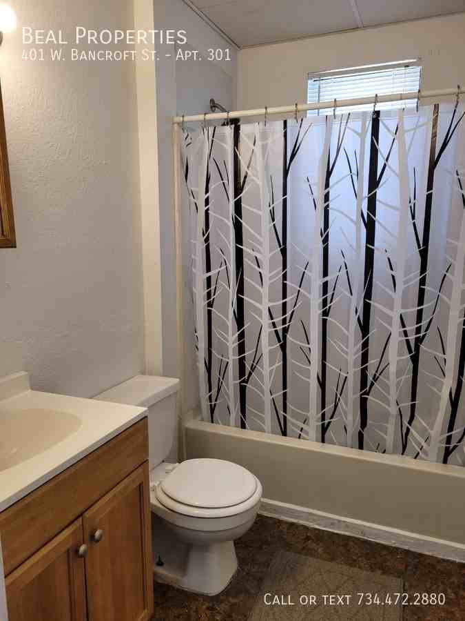 401 W Bancroft St #301 - Photo 6 of 10