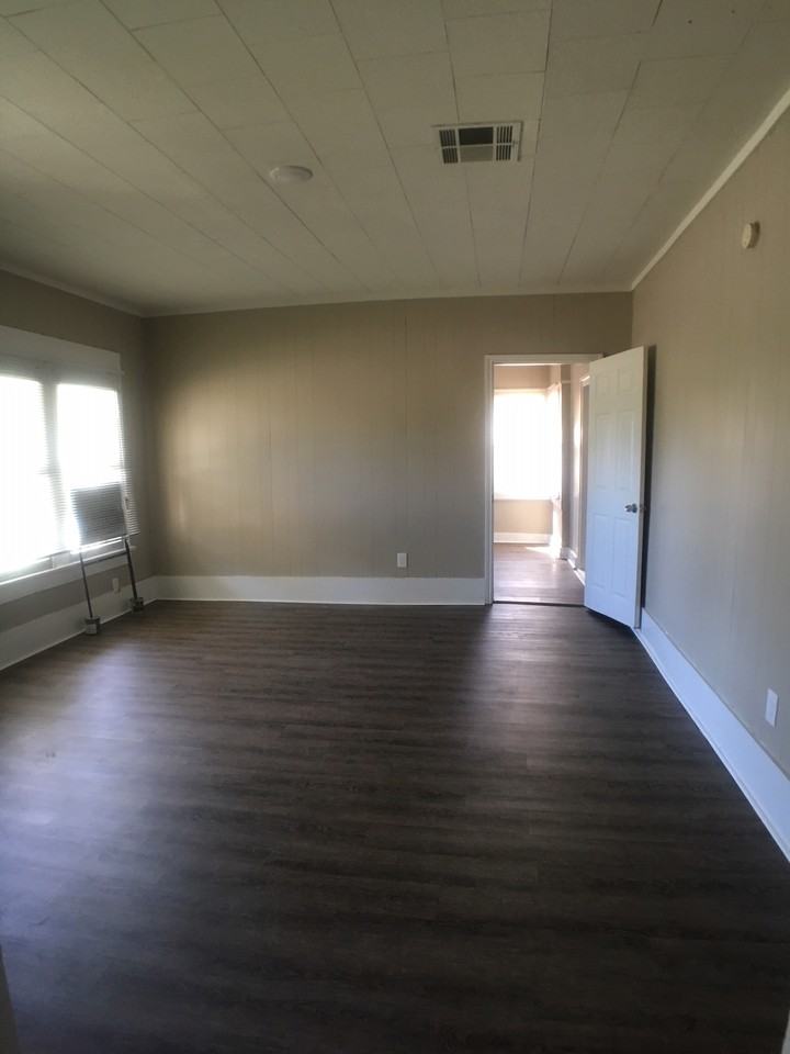 413 Moss St #1 - Photo 6 of 16