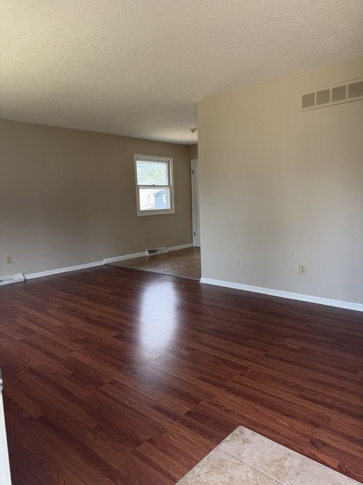 1319 N Blanchard St #2 - Photo 2 of 10