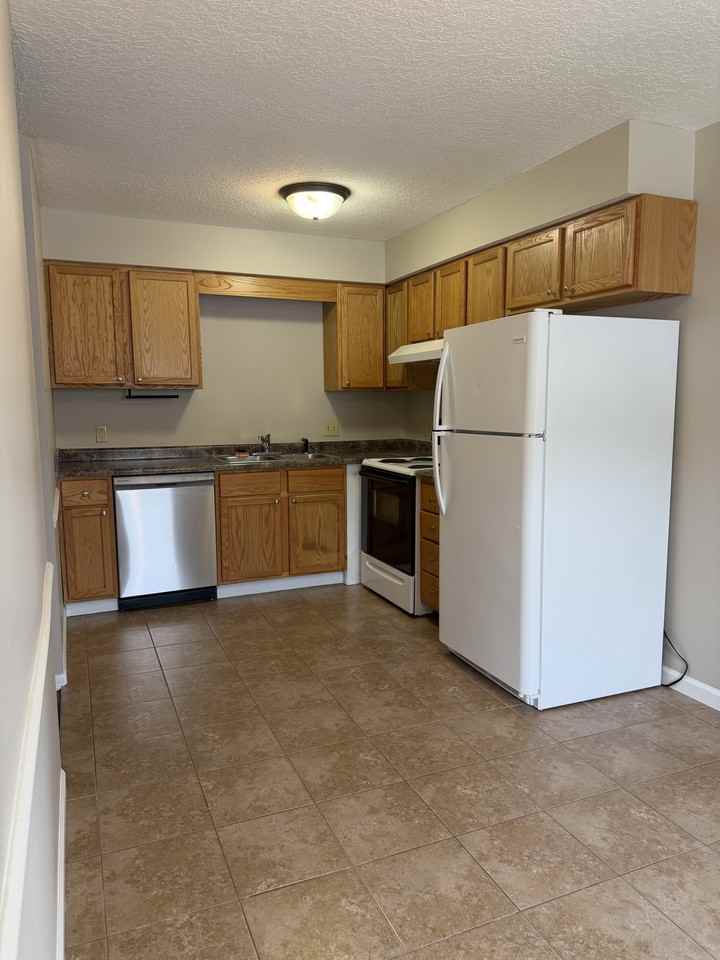 1319 N Blanchard St #2 - Photo 5 of 10