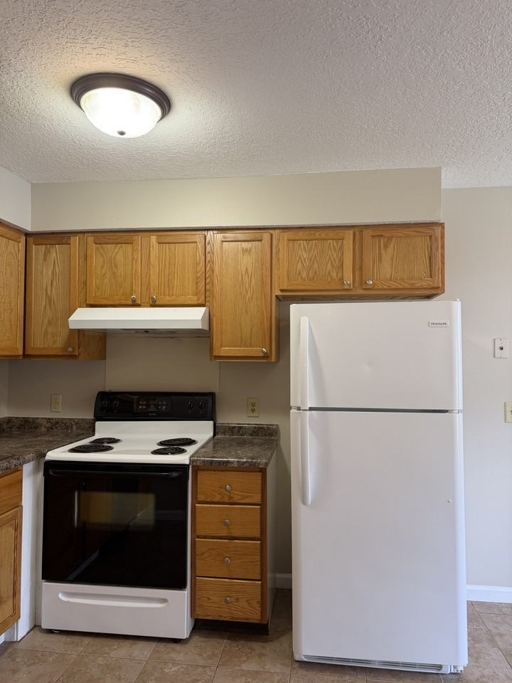 1319 N Blanchard St #2 - Photo 6 of 10