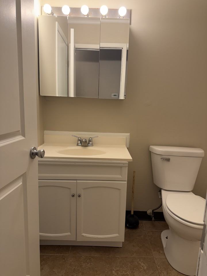 1319 N Blanchard St #2 - Photo 7 of 10