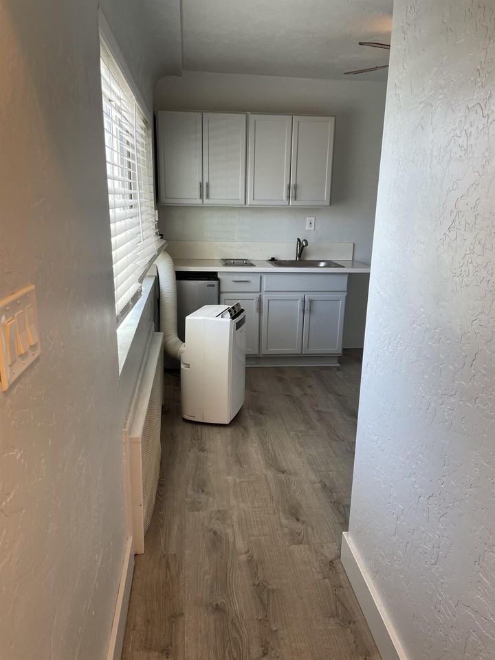 139 Pine St #139PINEST3 - Photo 5 of 5