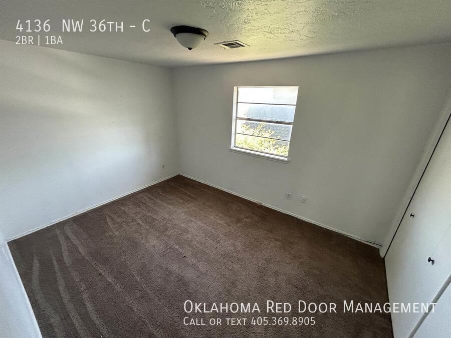 4136 Nw 36th St #C - Photo 3 of 7