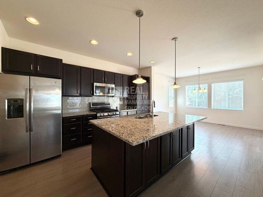 14027 Touchstone St - Photo 4 of 23