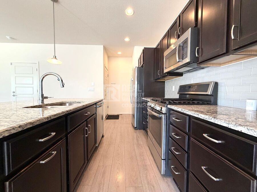 14027 Touchstone St - Photo 5 of 23