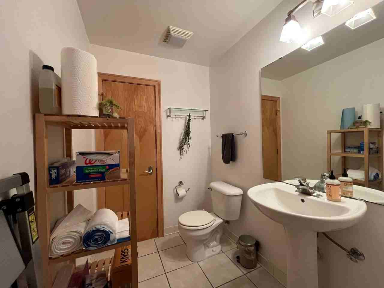 624 E. Ogden Ave - Photo 4 of 28