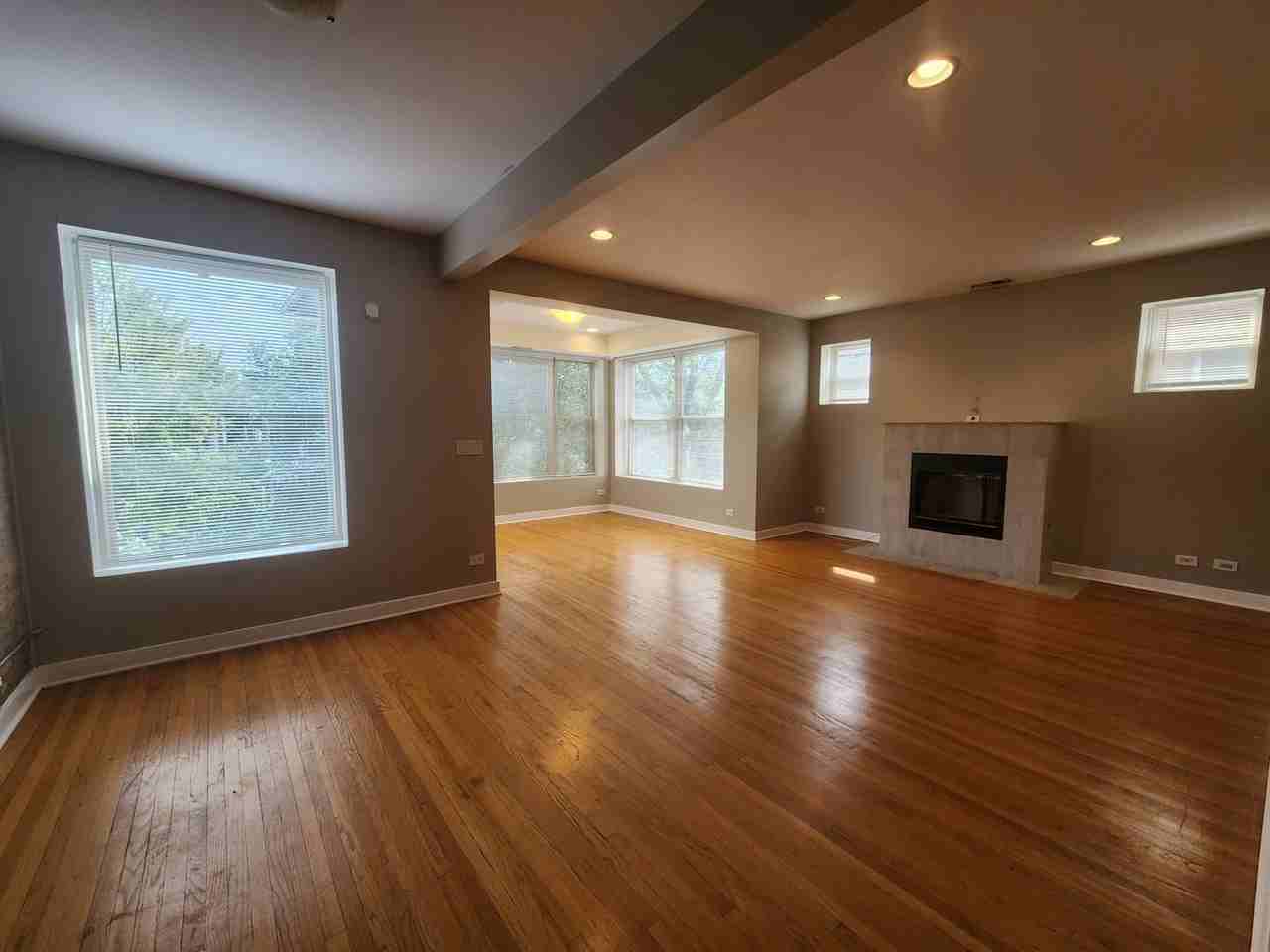 2320 - Photo 5 of 20