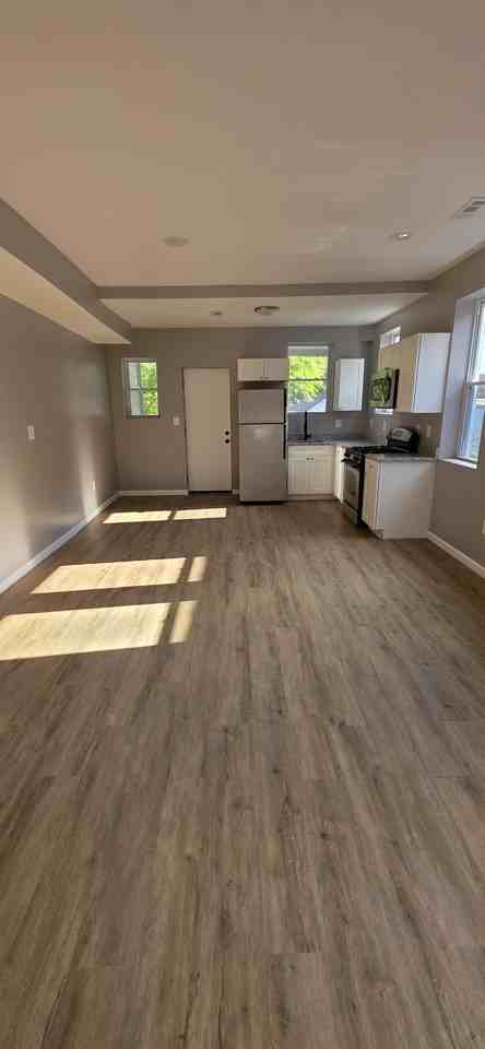 629 Dumbarton Ave - Photo 3 of 11