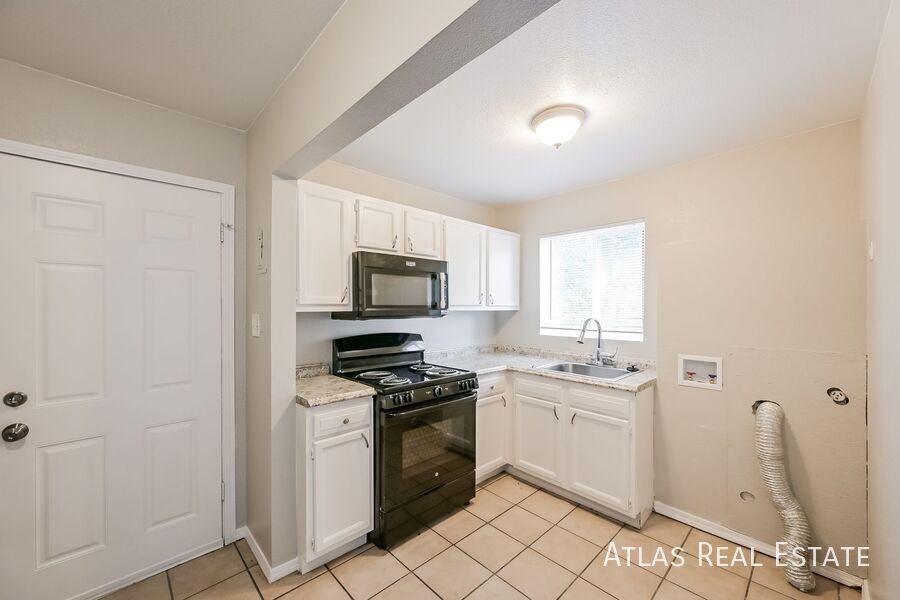 3450 Birch St - Photo 5 of 21