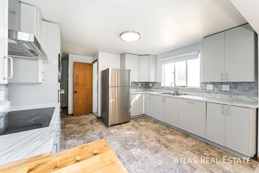 2110 Vance St - Photo 3 of 21