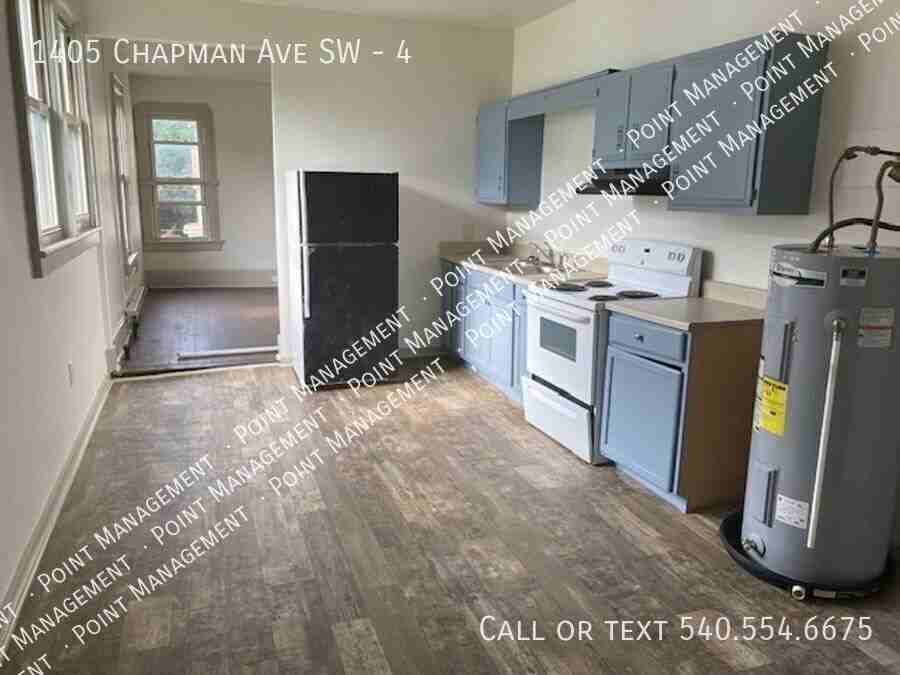 1405 Chapman Ave Sw #4 - Photo 2 of 7