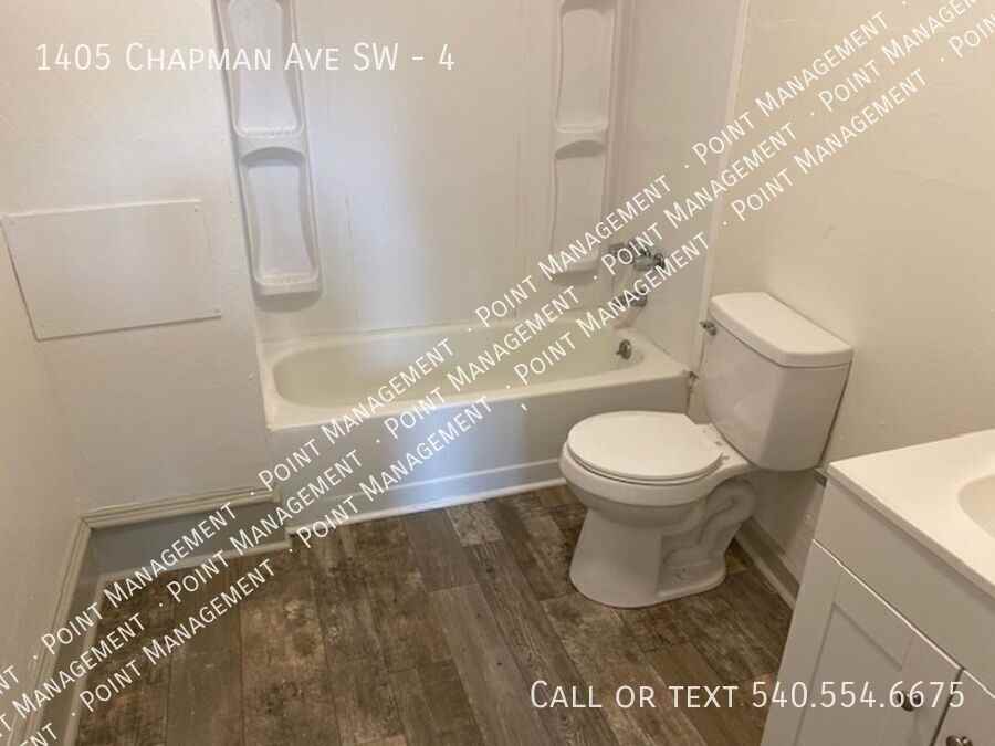 1405 Chapman Ave Sw #4 - Photo 3 of 7