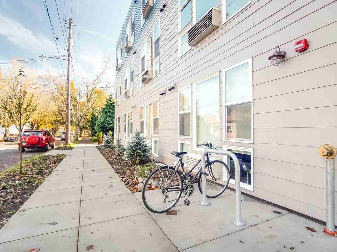 1308 NE Dekum St - Photo 7 of 16