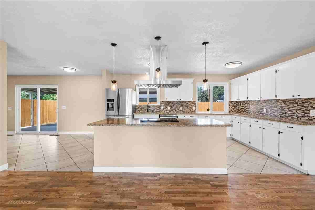 1461 Johnson St #1 - Photo 4 of 19