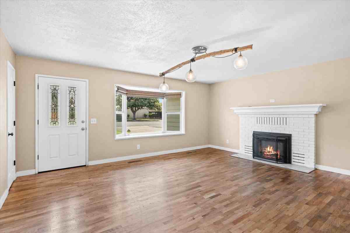 1461 Johnson St #1 - Photo 5 of 19