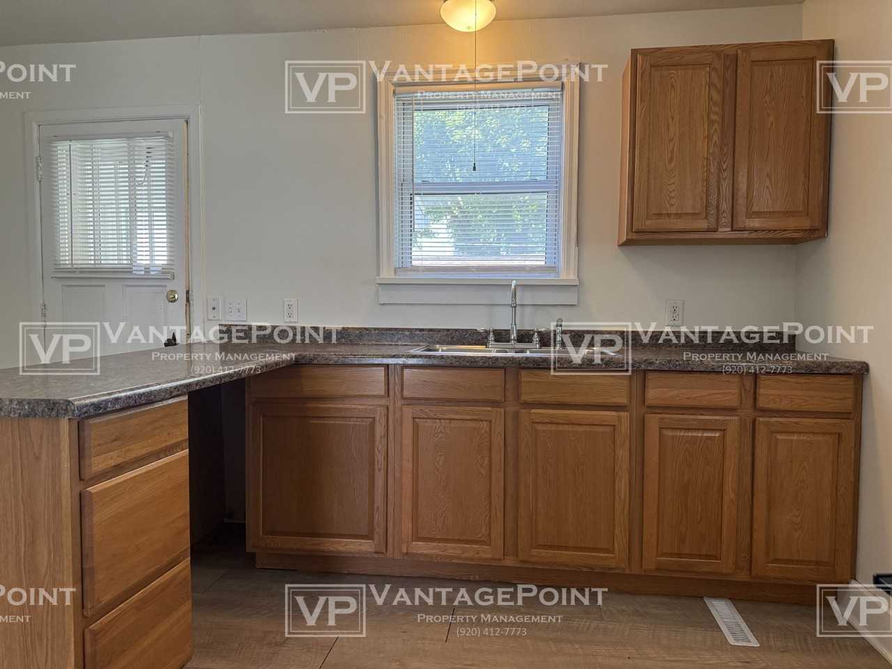 832 Division St #3 - Photo 6 of 12