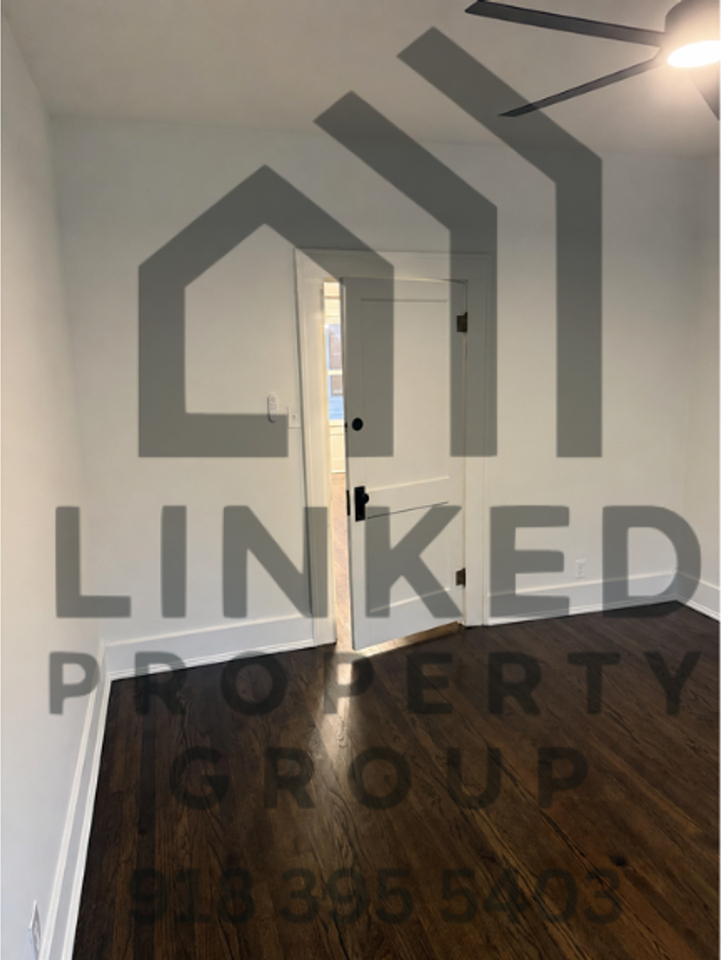 1525 S Dewey Ave - Photo 7 of 27