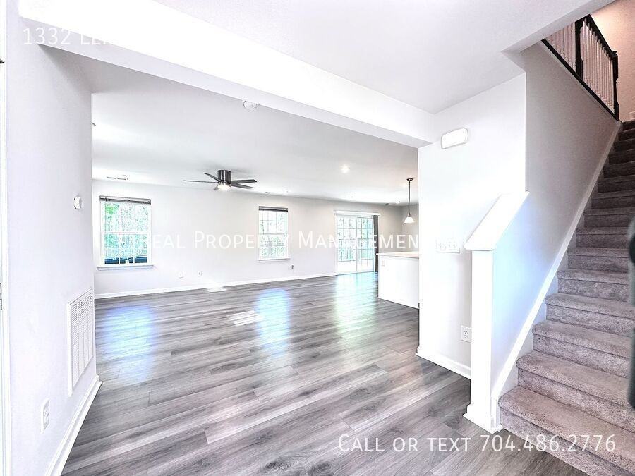 1332 Lena St - Photo 2 of 28