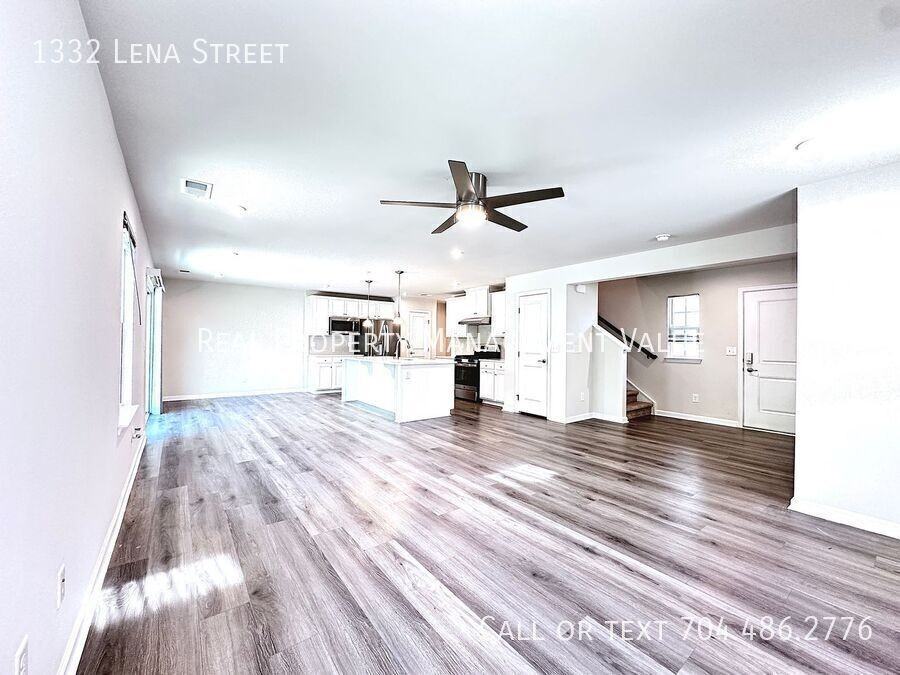 1332 Lena St - Photo 5 of 28
