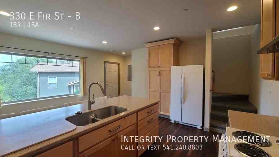 330 E Fir St #B - Photo 7 of 12