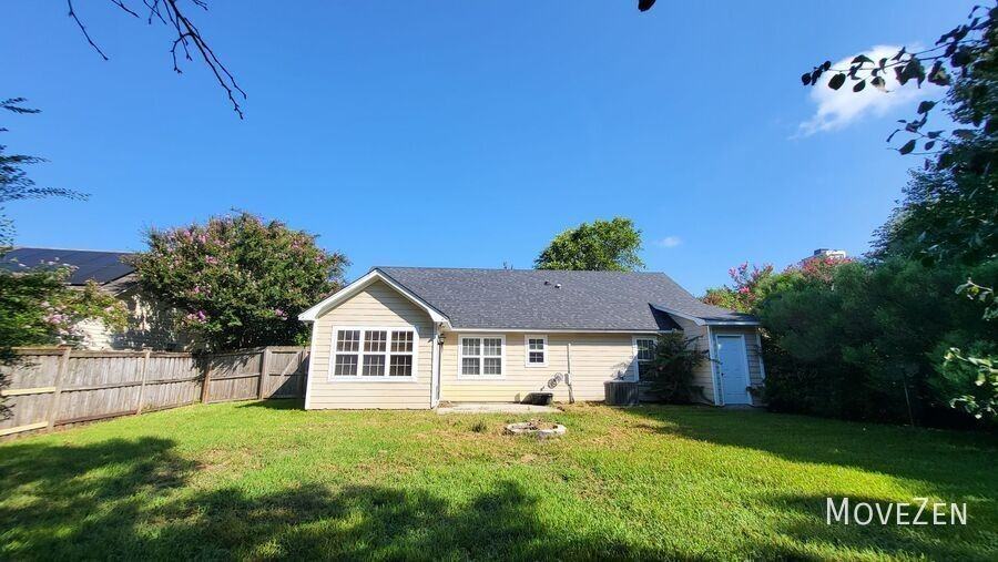 2406 Sapling Cir - Photo 4 of 31