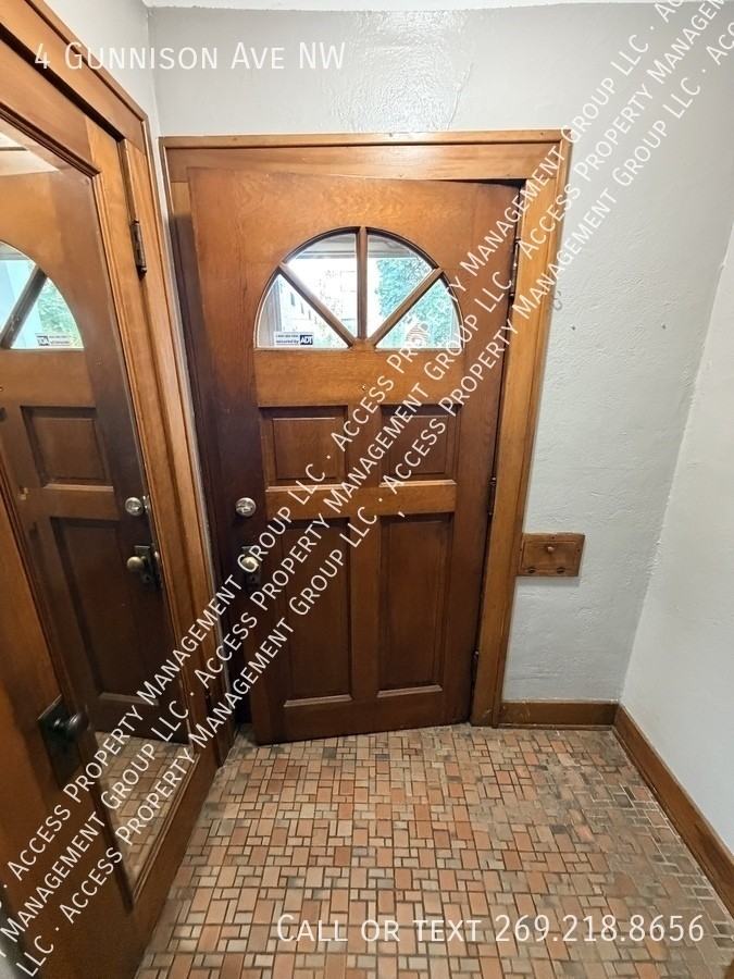 4 Gunnison Ave Nw - Photo 2 of 29