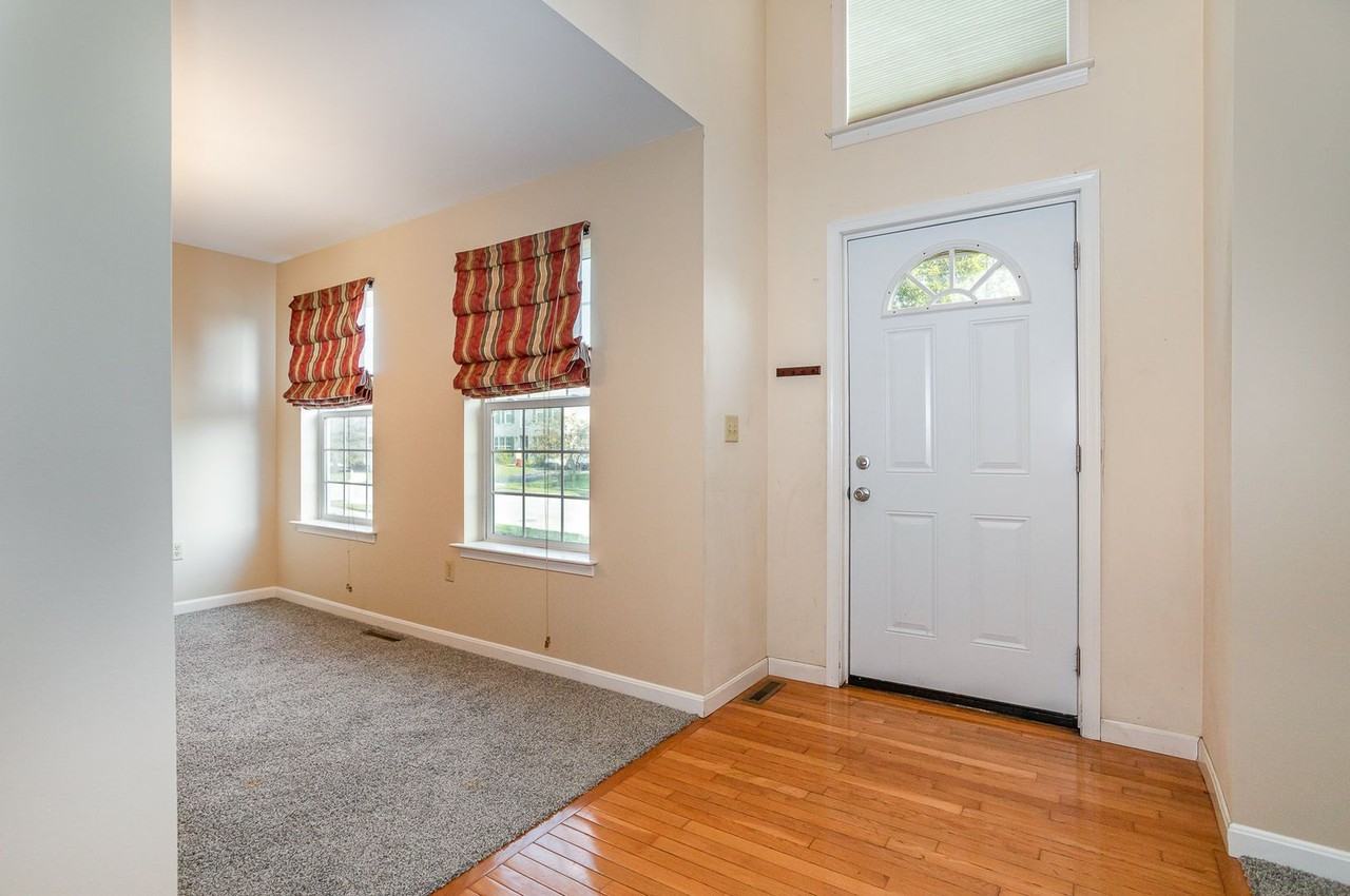 2332 Aspen Way - Photo 5 of 36