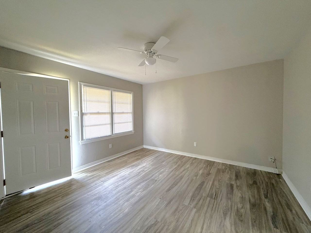 6855 Victor Rd - Photo 3 of 14