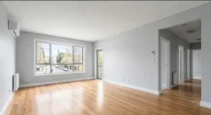 8008 Elam Rd - Photo 2 of 4