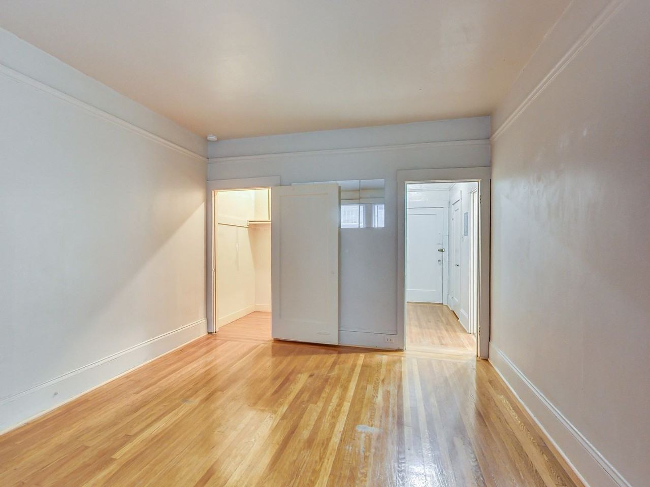 1112 Larkin St #202 - Photo 5 of 18