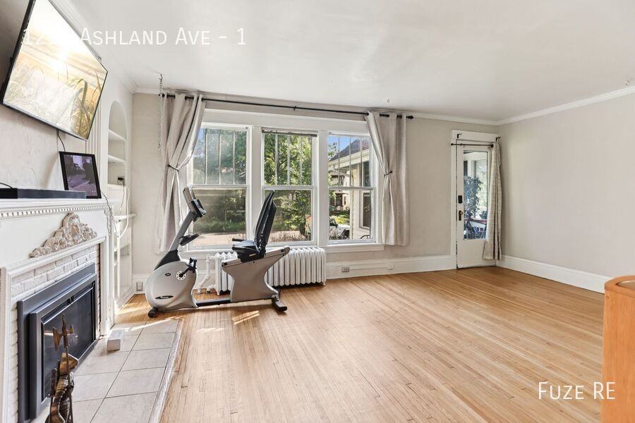 1253 Ashland Ave #1 - Photo 5 of 16