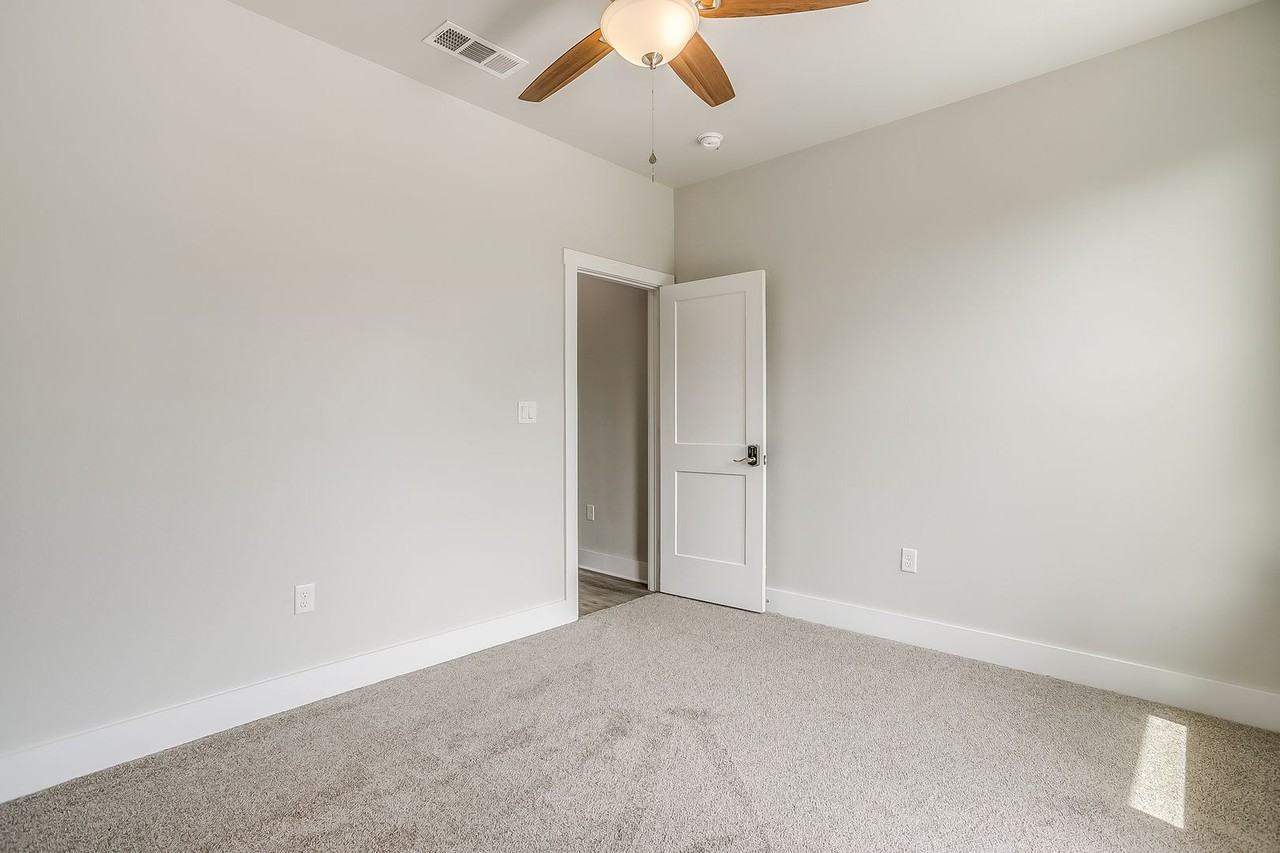 2716 Forest Park Blvd #2716FP27 - Photo 6 of 37