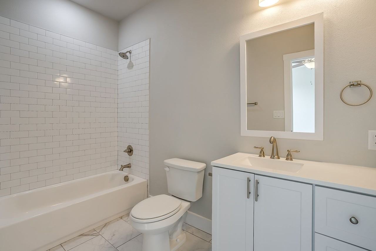 2718 Forest Park Blvd #2718FP27 - Photo 7 of 37