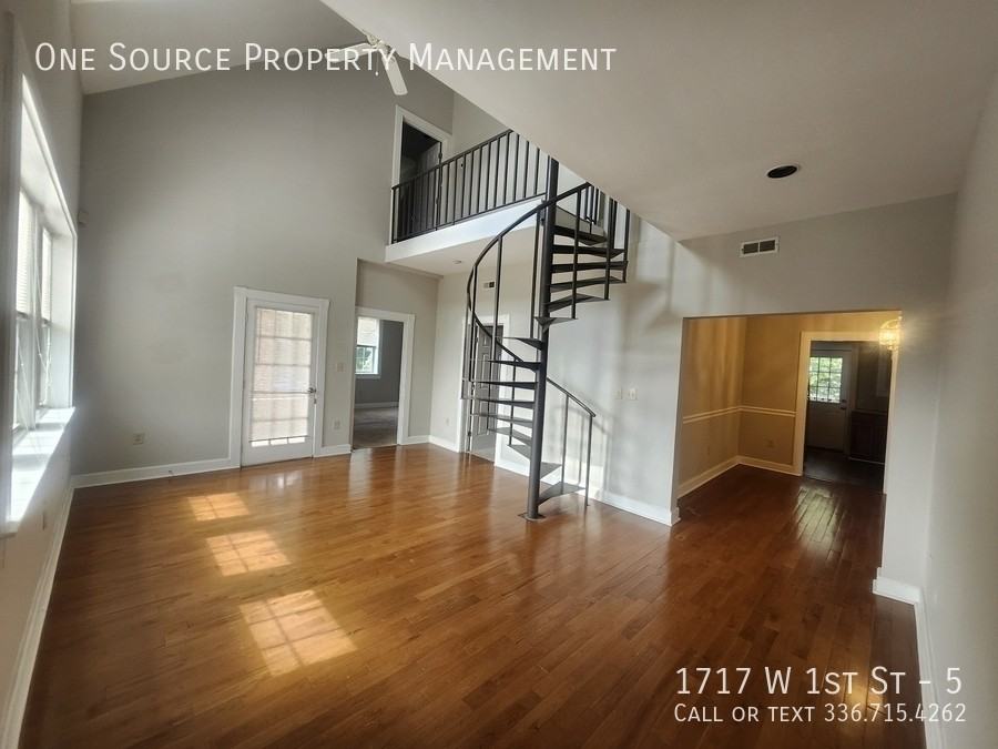 1717 W 1st St #5 - Photo 3 of 21