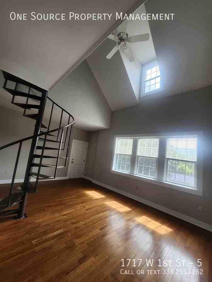 1717 W 1st St #5 - Photo 5 of 21