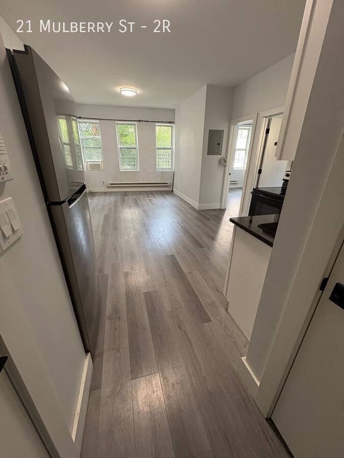 21 Mulberry St #2R - Photo 5 of 9