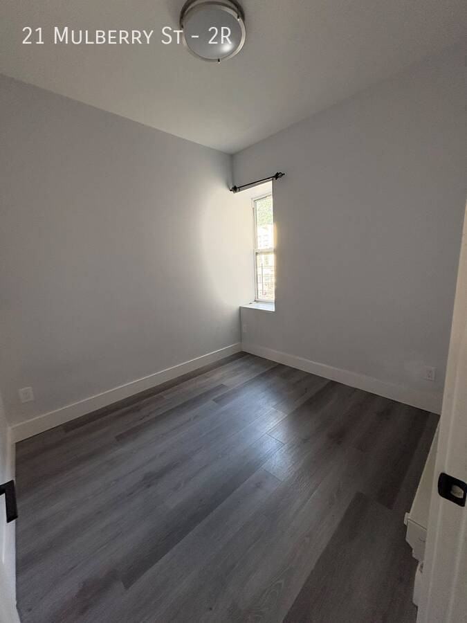 21 Mulberry St #2R - Photo 7 of 9
