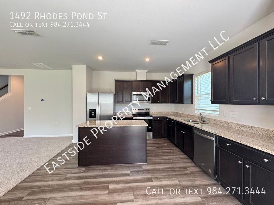 1492 Rhodes Pond St - Photo 7 of 23