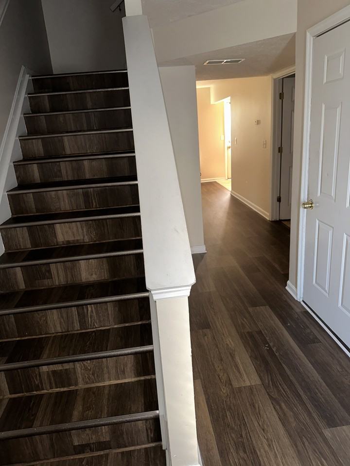 90 Cambridge Dr #27 - Photo 2 of 12