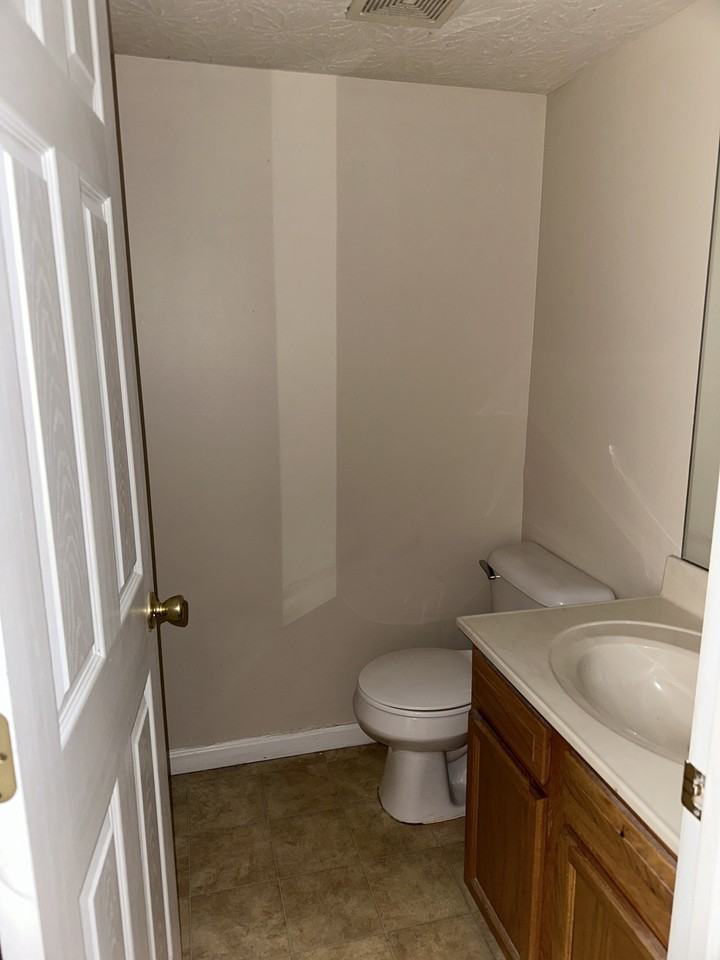 90 Cambridge Dr #27 - Photo 4 of 12