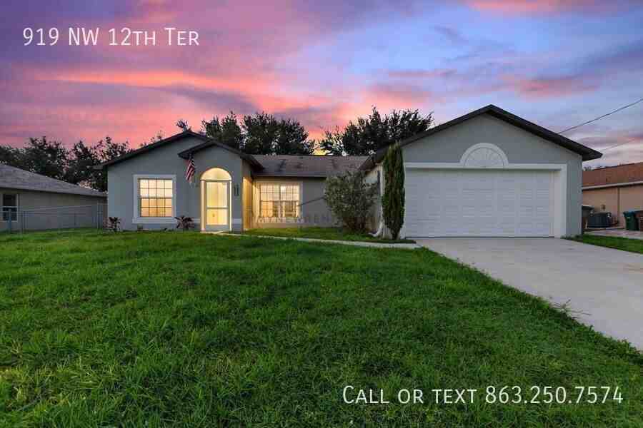 919 Nw 12th Ter - Photo 3 of 38