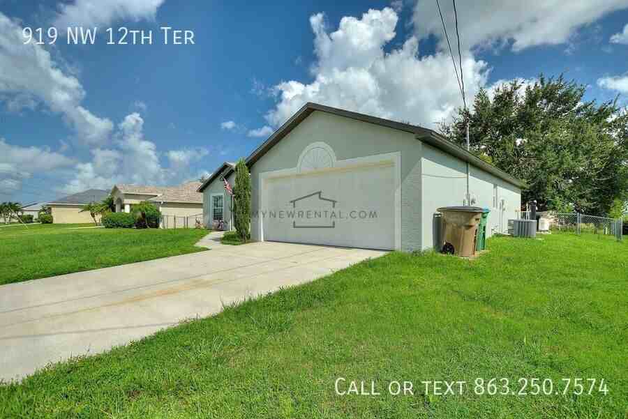 919 Nw 12th Ter - Photo 4 of 38