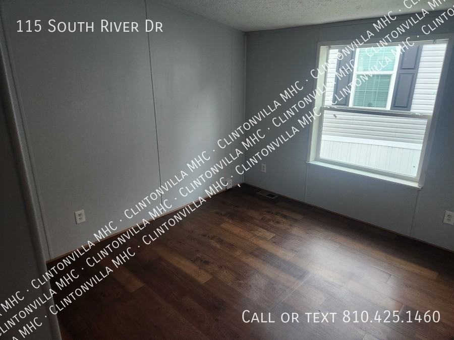 115 S River Dr - Photo 2 of 5