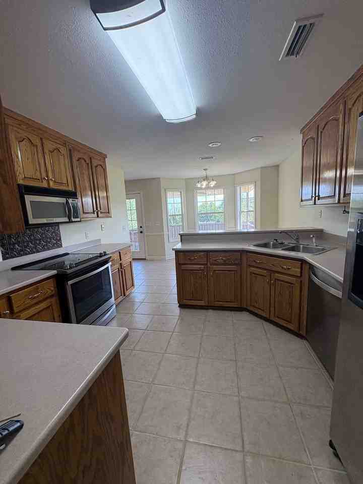 109 Sioux St - Photo 3 of 16