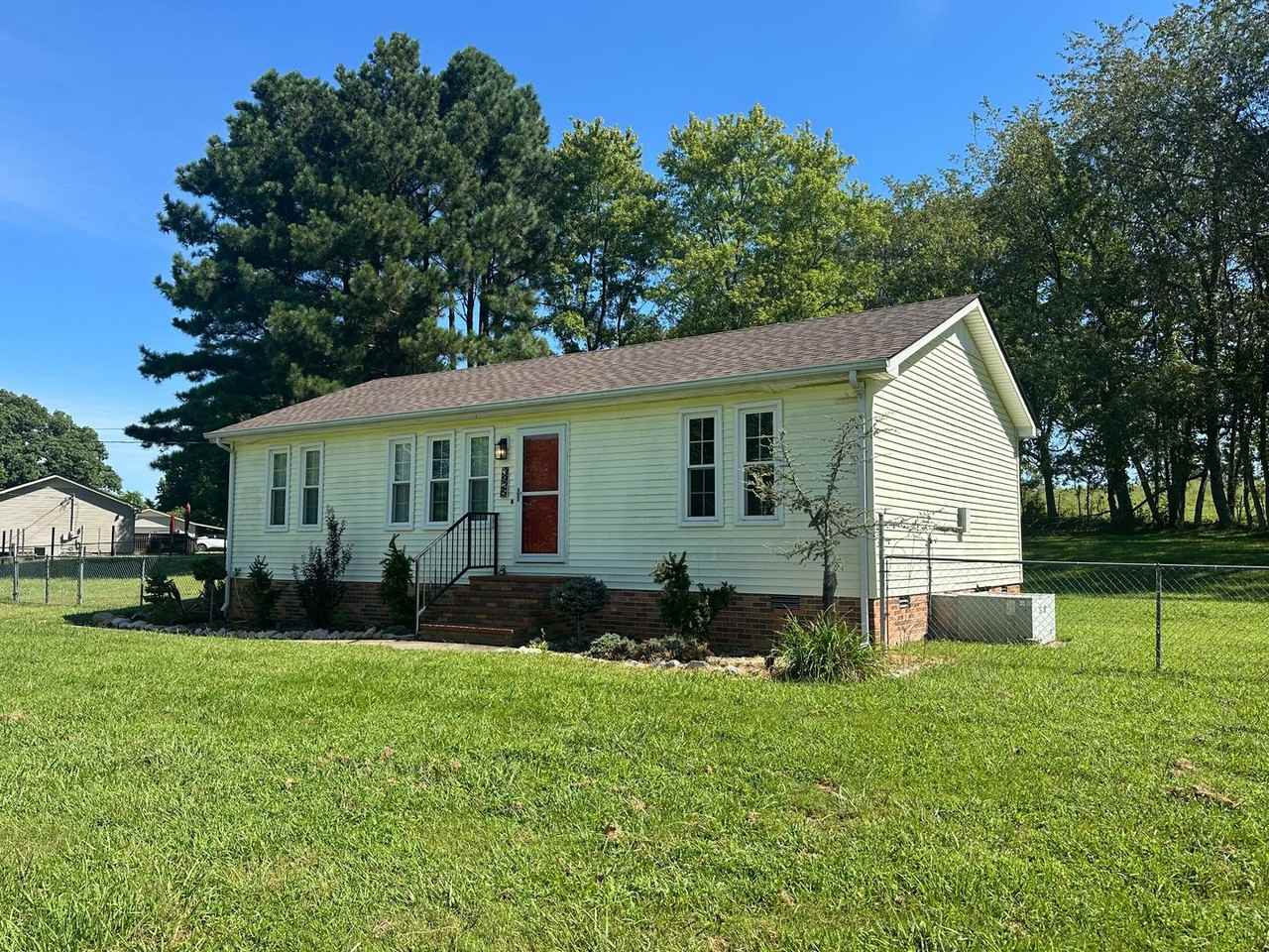 3925 Beasleys Bend Rd - Photo 2 of 5