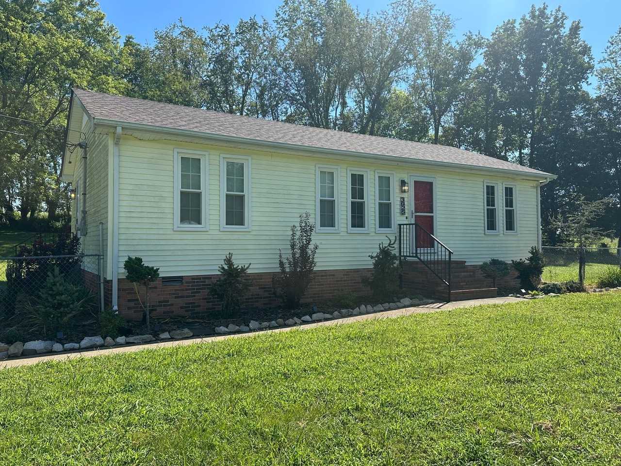3925 Beasleys Bend Rd - Photo 3 of 5
