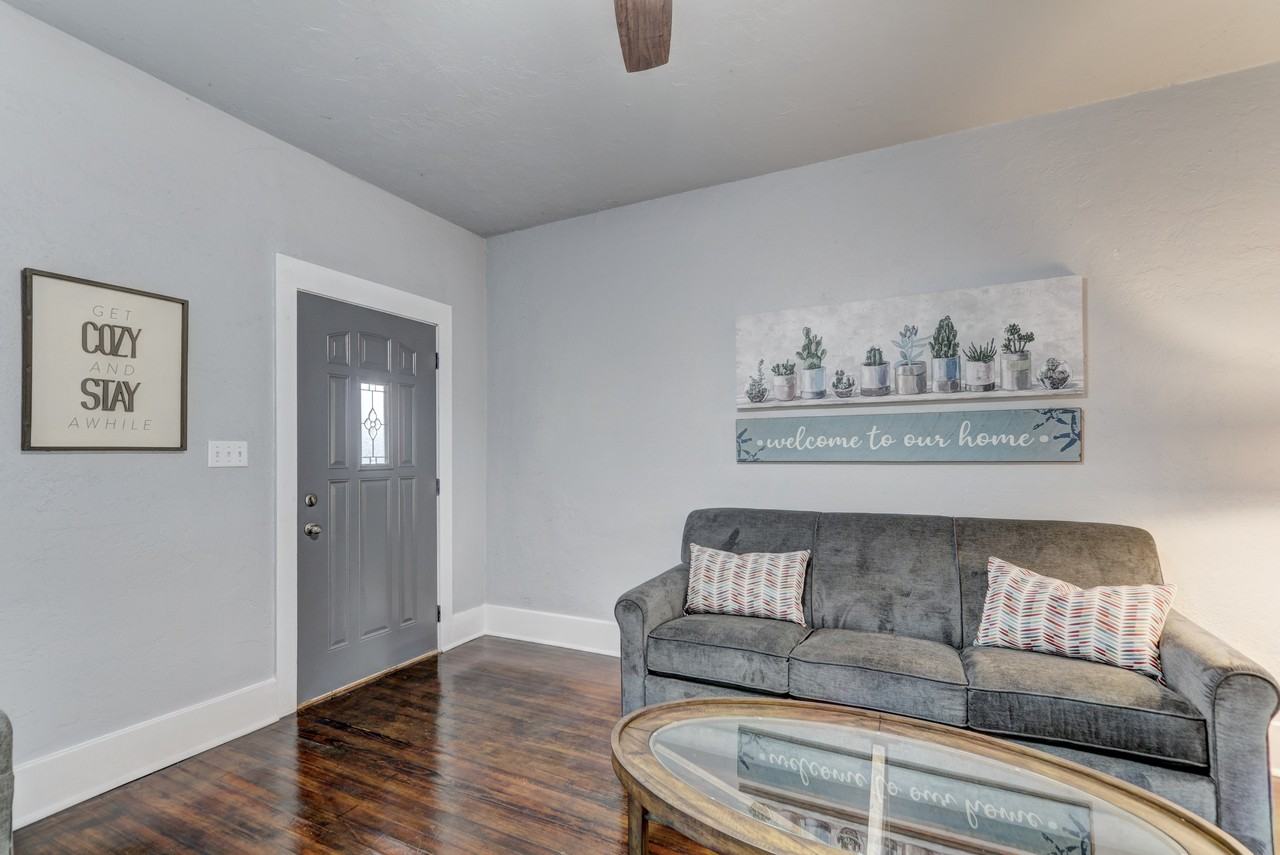 402 E 3rd St #1 - Photo 2 of 24