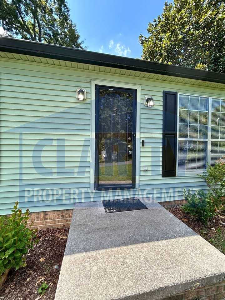 2218 Cloverleaf Cir Se - Photo 3 of 26